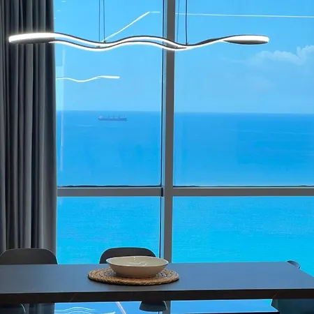 Sea View Apartment/ Promenade Дуррес